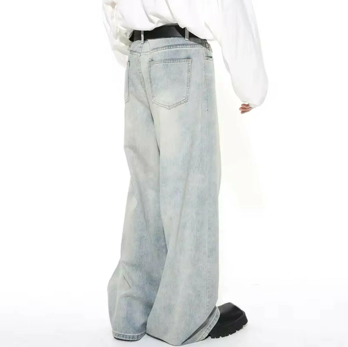 Light Blue Wash Baggy Jeans - Image 3
